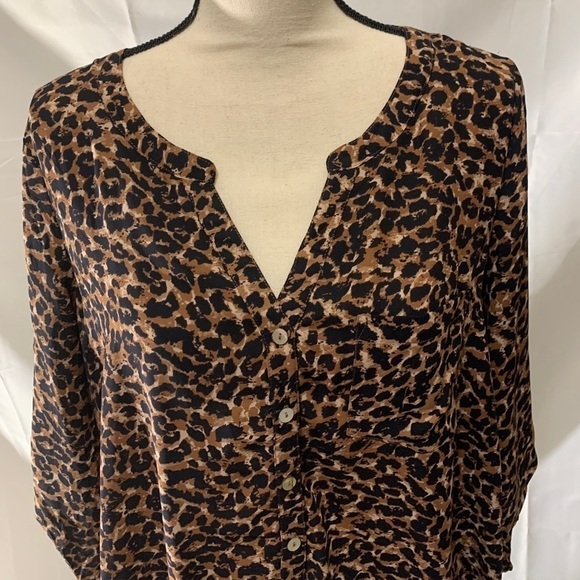 3/$28❤️Black Rainn-Brown Leopard Print Button Front Tiered Long Sleeve top SizeL - Picture 2 of 7